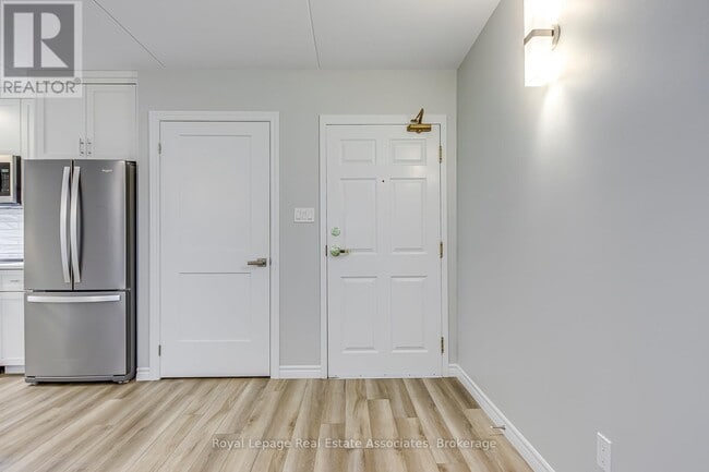 Building Photo - 264 Alma St