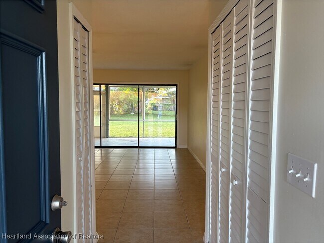 Foto del edificio - 4817 Vilabella Dr