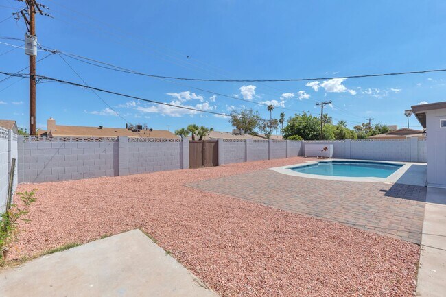 Building Photo - 6-Bedroom, 3-Bath Tempe Home with Private Pool Near ASU