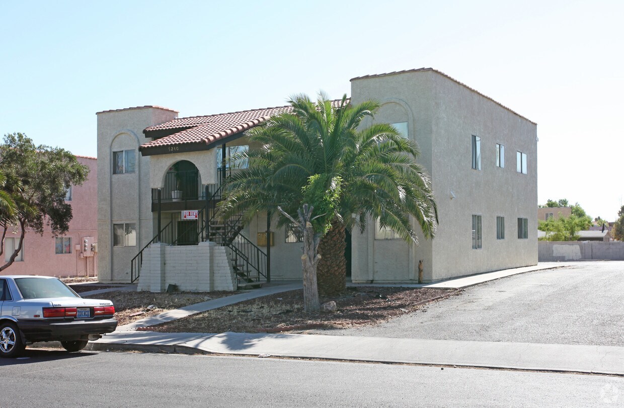Primary Photo - 5240 Escondido St