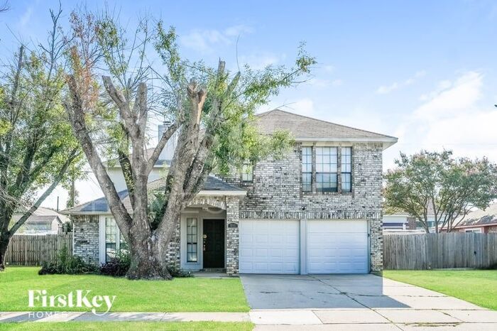 Foto principal - 911 Blewitt Dr