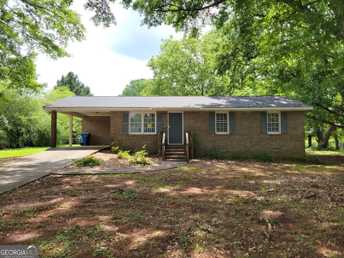 Foto principal - 109 Hilltop Cir
