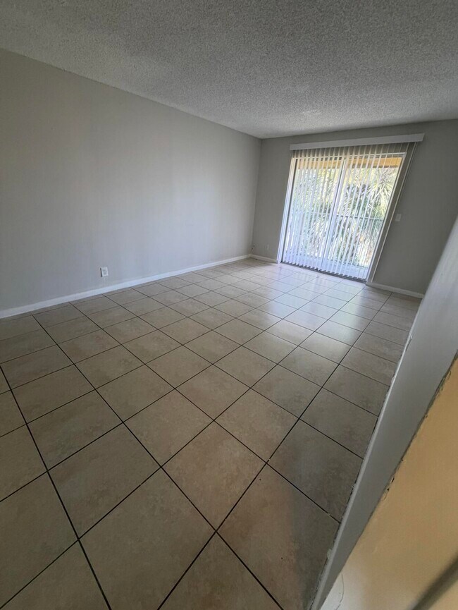 Foto del edificio - 95 NE 41st St