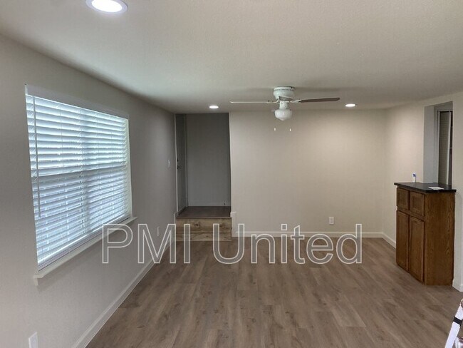 Foto del edificio - 1100 E Hickory St