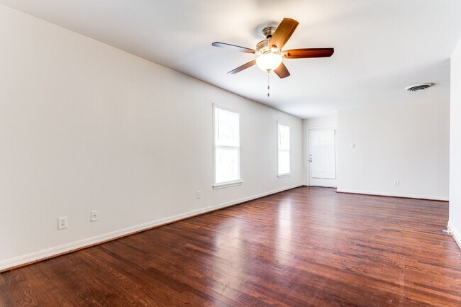 Foto del edificio - 6024 Curzon Ave