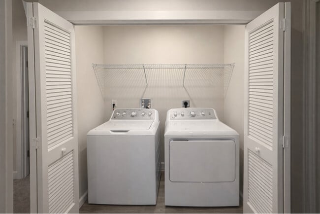 Building Photo - 214 Hunter Dr