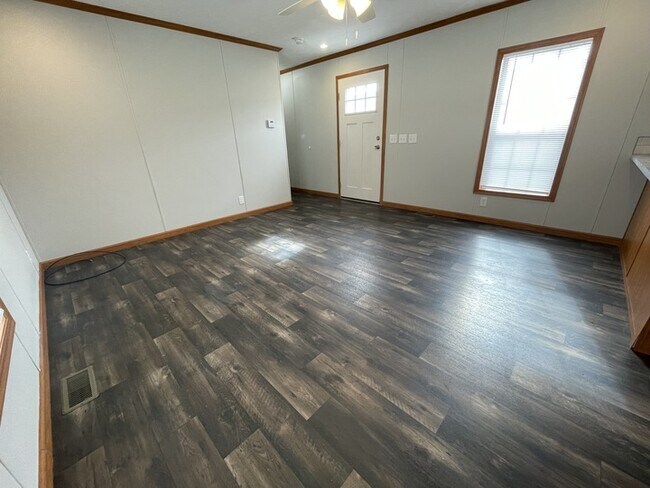 Foto del edificio - 38031 Leverette Ave