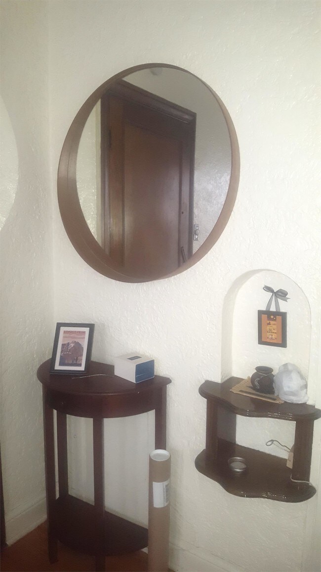 Building Photo - 1235 E 12th Ave