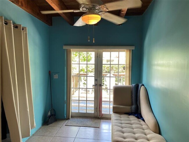 Foto del edificio - 6901 SW 6th St