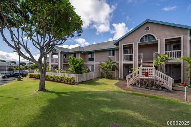 Foto del edificio - $2,700 / 2br - 750ft2 - 2br/2ba/1pkg Townh...