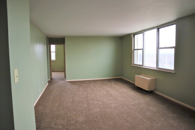 Building Photo - 4300 W Ford City Dr