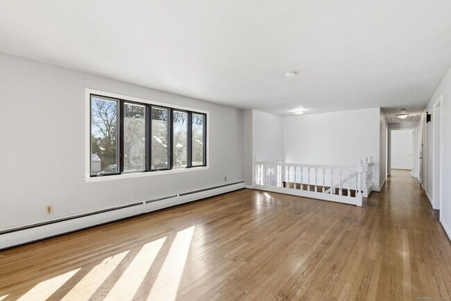 Foto del edificio - 8 Cherryfield Dr