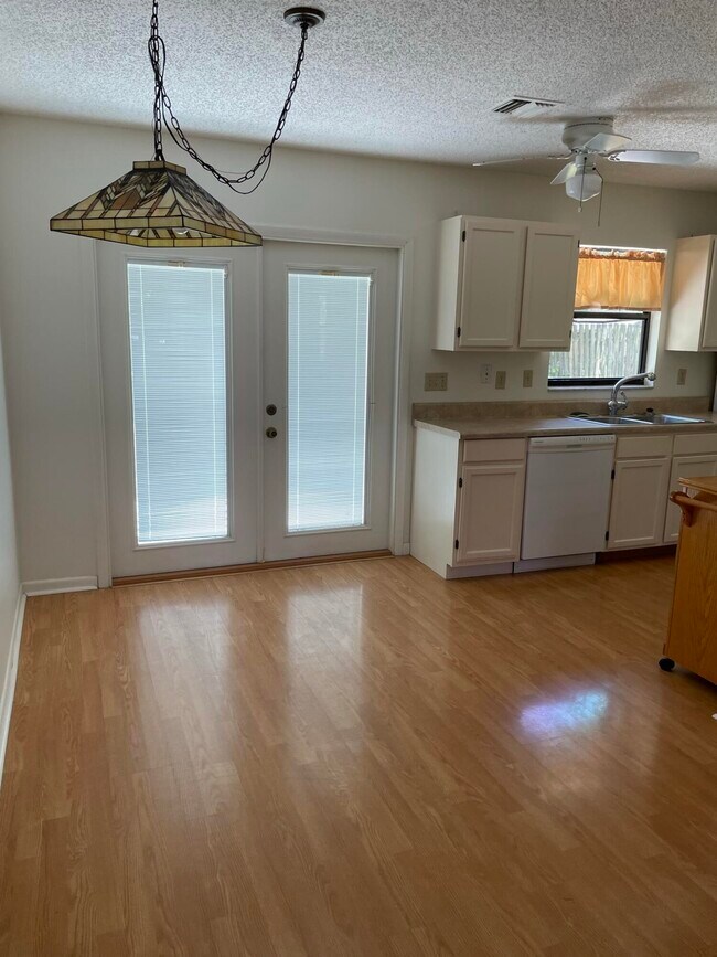 Foto del edificio - 1752 SW Cloverleaf St