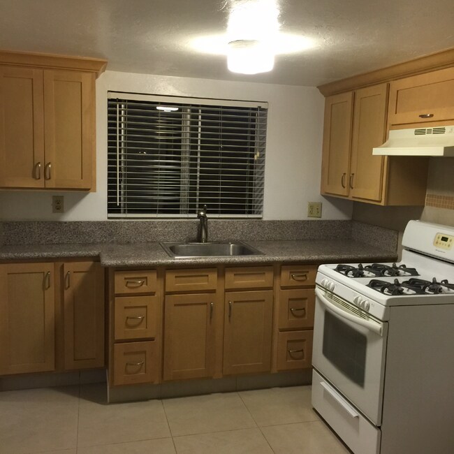 Foto del edificio - 7237 Milton Ave