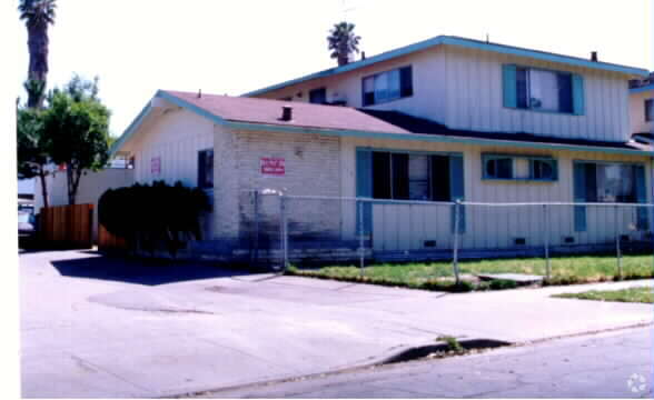 Building Photo - 790 Farm Dr