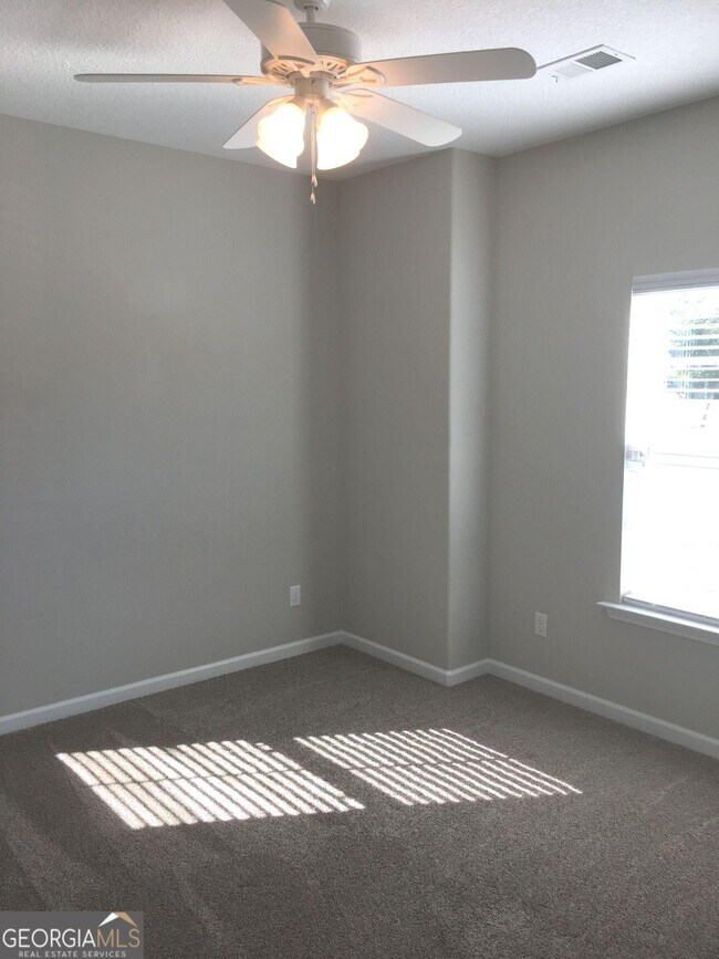 Foto del edificio - 111 Marshall Ct