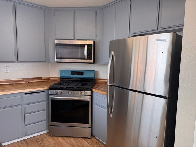 Building Photo - 3 Bedroom Single Family Home in Hercules