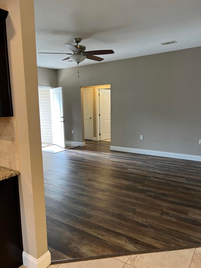 Building Photo - 415 E Field Ave