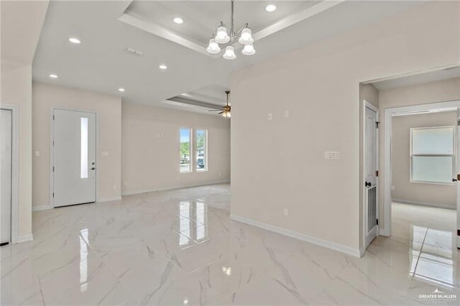 Building Photo - 12 N Playa Del Sol St