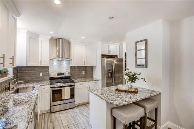 Foto del edificio - 710 Creekwood Crossing W