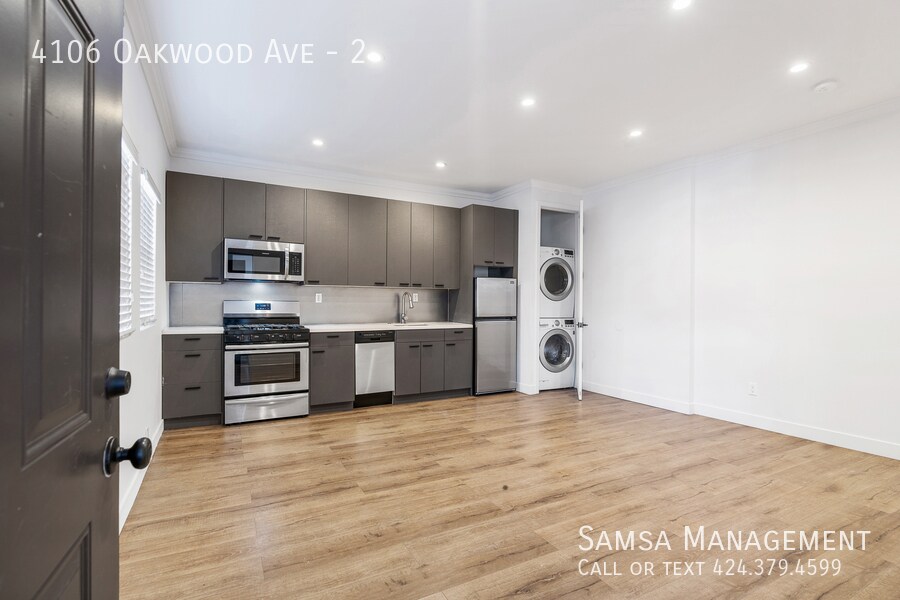 Primary Photo - 4106 Oakwood Ave