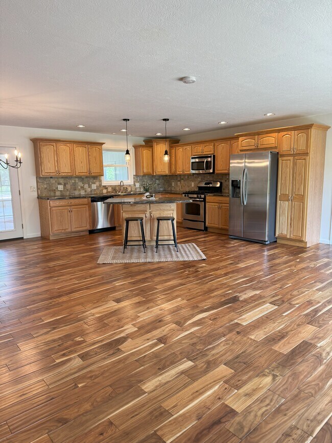Foto del edificio - 5347 Harmont Ave NE
