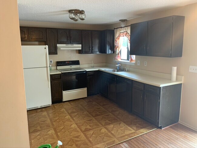 Kitchen - 58 Sheri Ln