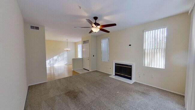 Foto del edificio - 2 Bedroom Condo in Irvine