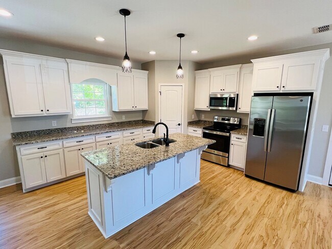 Building Photo - 418 Palm Island Dr