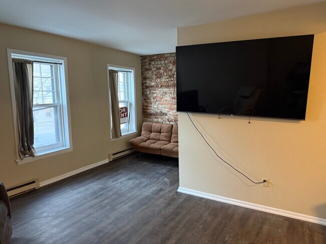 Foto del edificio - 377 Hudson Ave