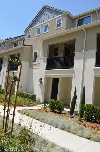 Building Photo - 513 Tamarind Way
