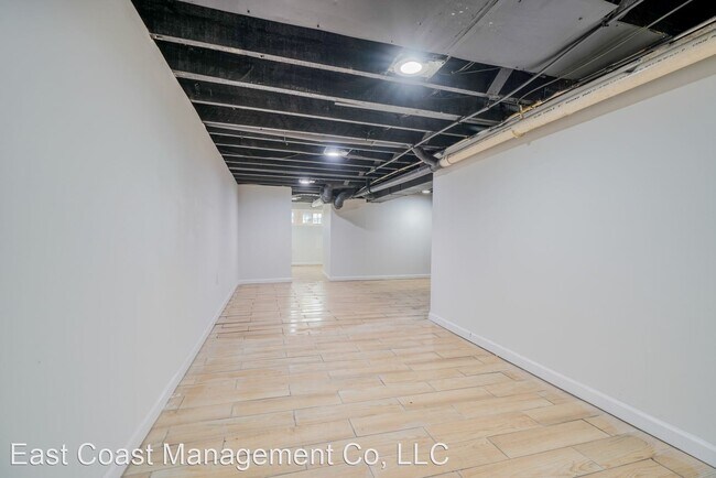 Building Photo - 2 br, 2.5 bath House - 824 E 22nd St