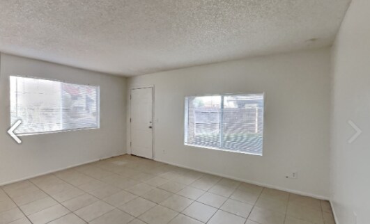 Foto del edificio - 2218 E Broadway Rd