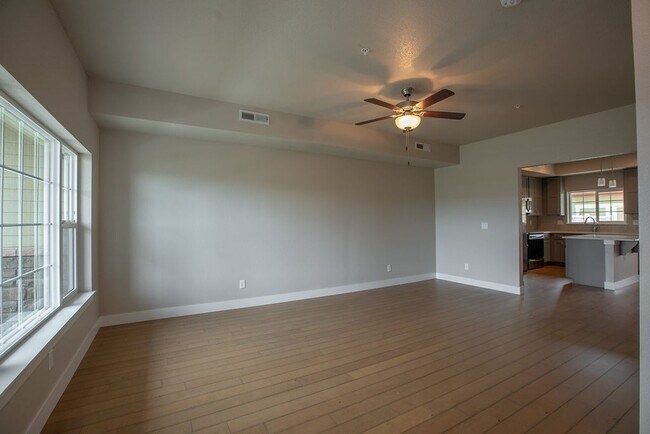 Foto del edificio - 4902 Brookfield Dr
