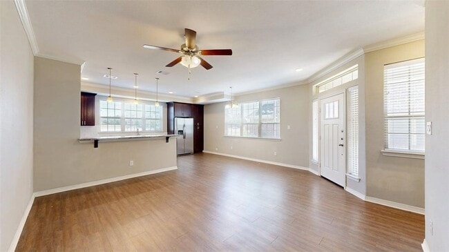 Foto del edificio - 2011 Harvey Mitchell Pkwy S