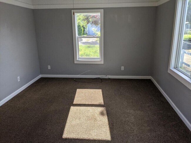 Foto del edificio - 1451 Hiatt ST, Lebanon, OR. 97355