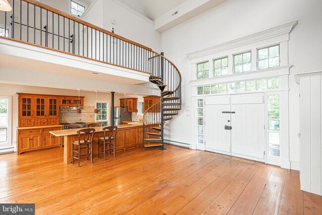 Building Photo - 6054 Honey Hollow Rd