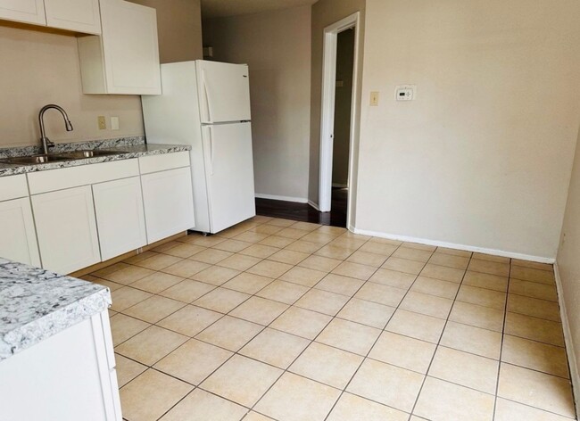 Building Photo - 11758 Spring Song Dr