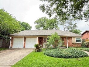 Building Photo - 16439 Hickory Knoll Dr