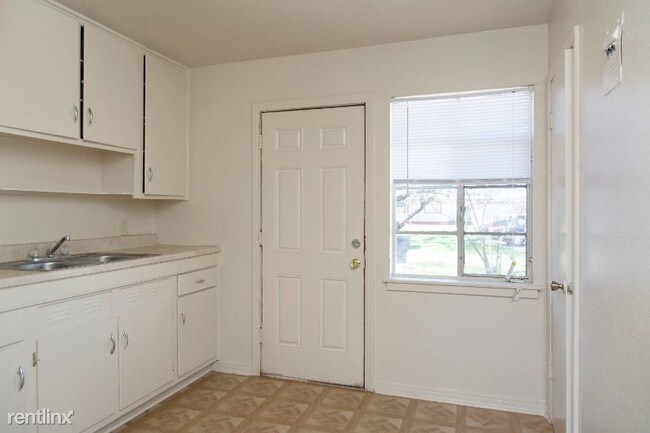 Building Photo - 2 br, 1 bath House - 3907 Whittier St
