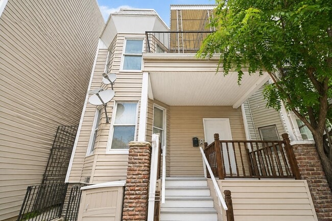 Building Photo - 414 Monastery Pl