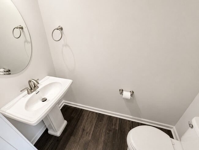 Foto del edificio - 717 Isleworth Ln