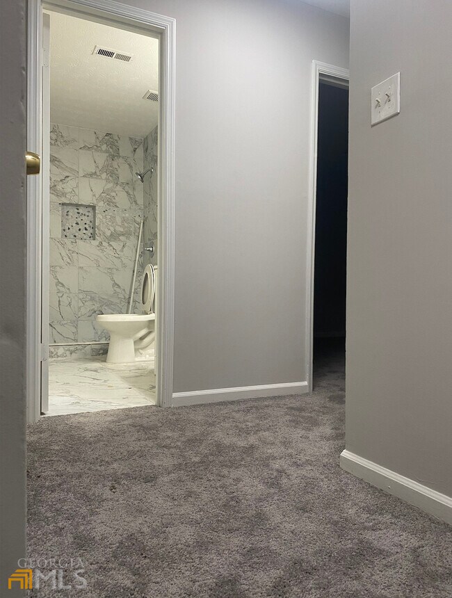 Foto del edificio - 337 Bradley Woods Ct NW