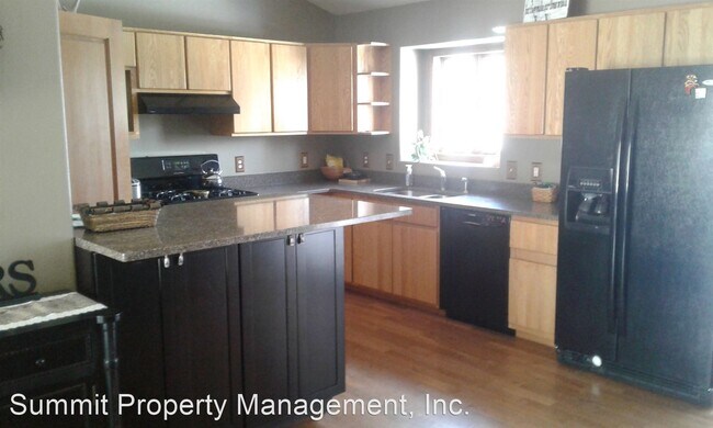 Building Photo - 4 br, 2.5 bath House - 3530 Mikes Way