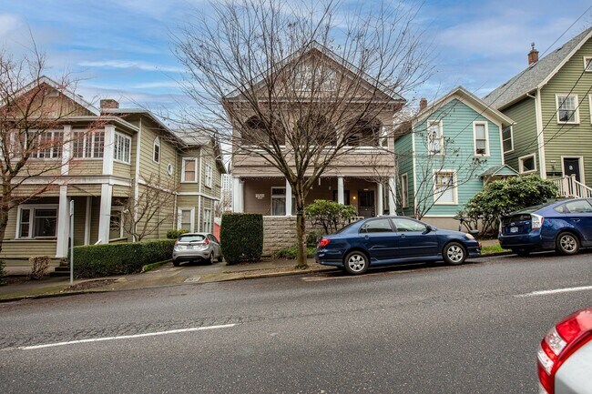 Foto del edificio - 1b/1ba Goose Hollow Apartment, close to everything!