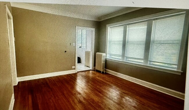 Dining Room - 9000 S Loomis St