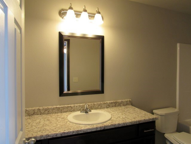 Master bath - 325 Jerry Pl