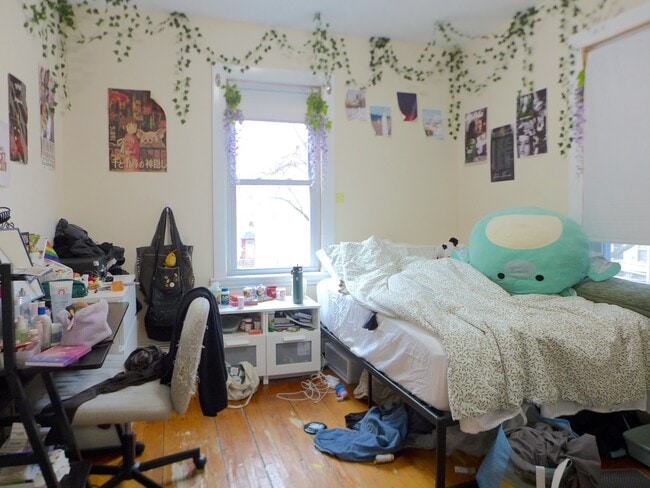 Building Photo - 1578 Tremont St