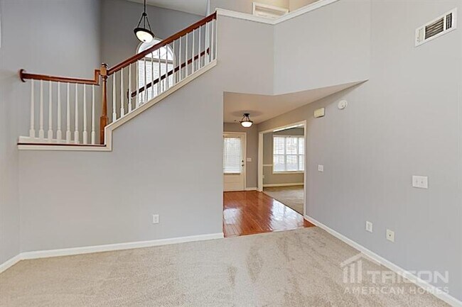 Building Photo - 1083 Megan Farms Dr SE
