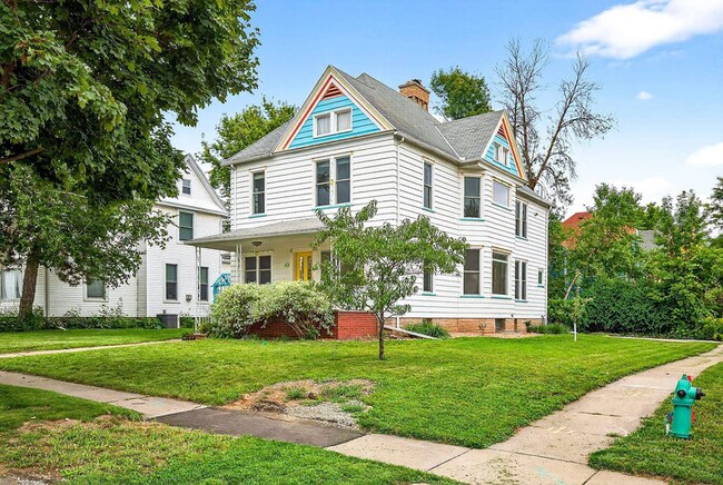 Building Photo - 620 E Franklin St